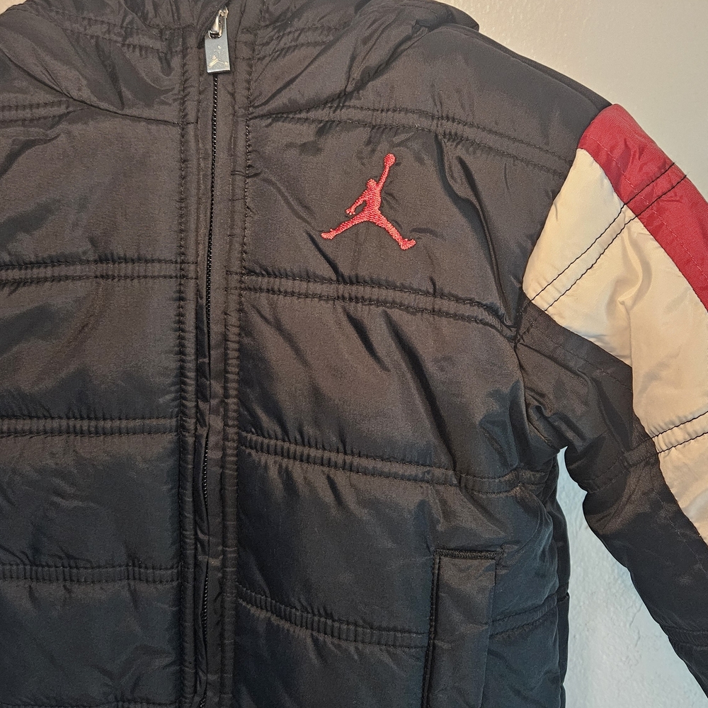 Nike Air Jordan Puffer Jacket Boys Black Red White Jumpman Logo size 3T - Picture 2 of 12